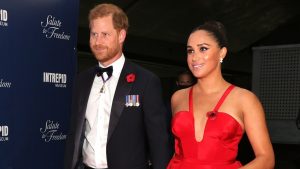 Harry and Meghan pay surprise visit to Queen on way to Invictus Games