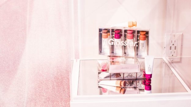 7 Best Makeup Brands for the Modern Woman