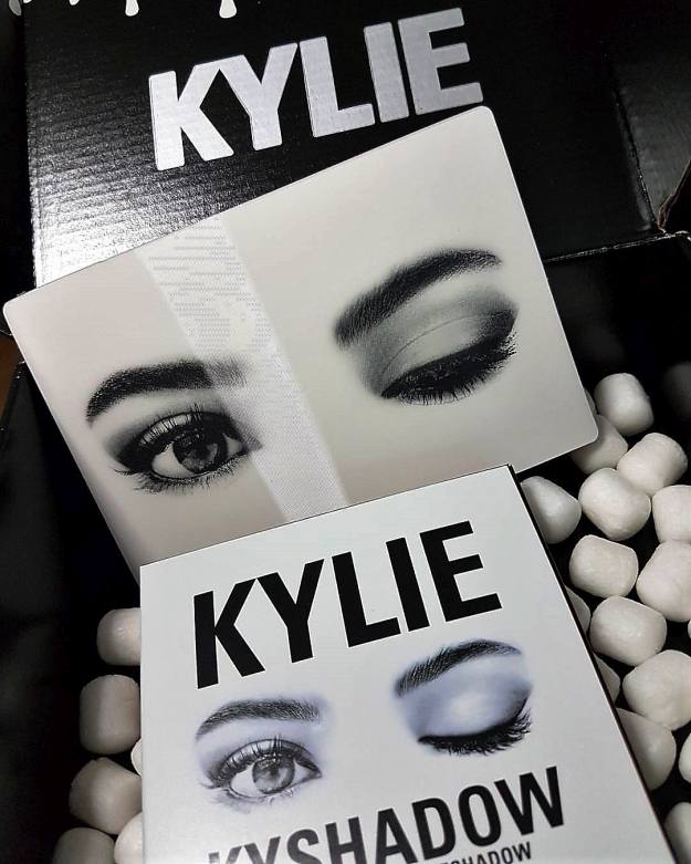 Kylie Cosmetics Kyshadow Palette Makeup Review | Is It Worth It?